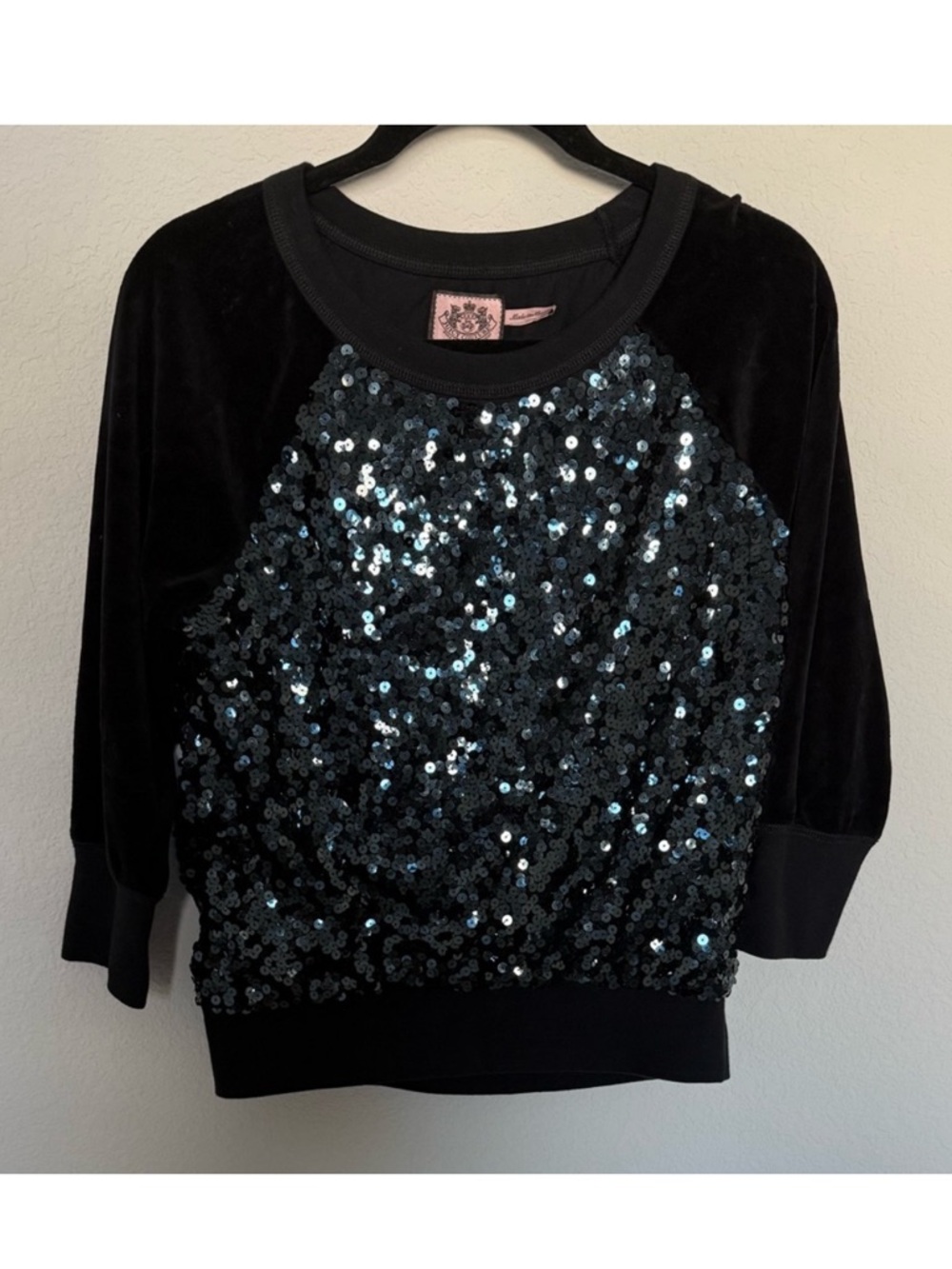 Juicy Couture Black Velour Blue Sequins Sweatshirt
Sweater Size Small Y2K